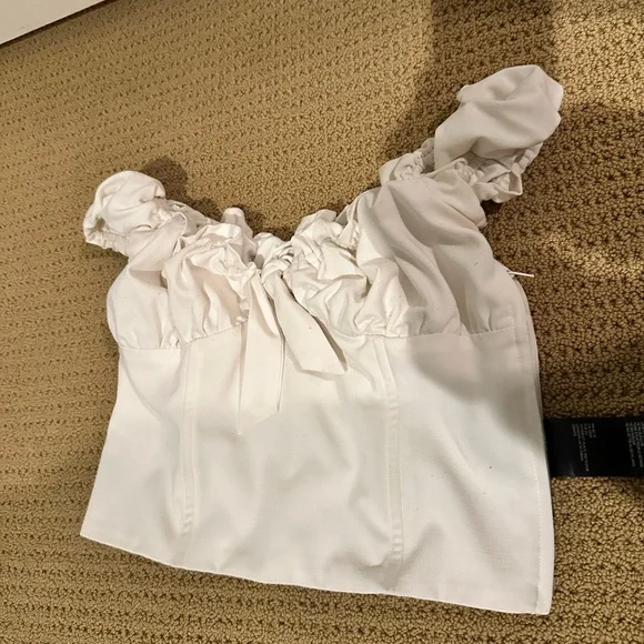 Off-Shoulder White Top - Picture 3 of 4